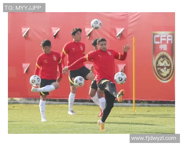 中国队迎战叙利亚全力争胜期待精彩对决展现足球魅力与团队精神